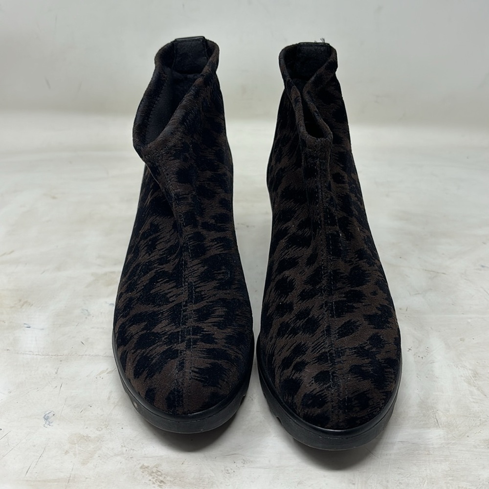 Women's Black Leopard Print Wedge Ankle Booties - Picture 2 of 4